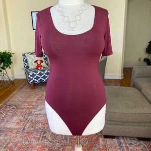 Women’s Burgundy 3XL Plus Short sleeve body suit w/ built-in cups & Snap crotch